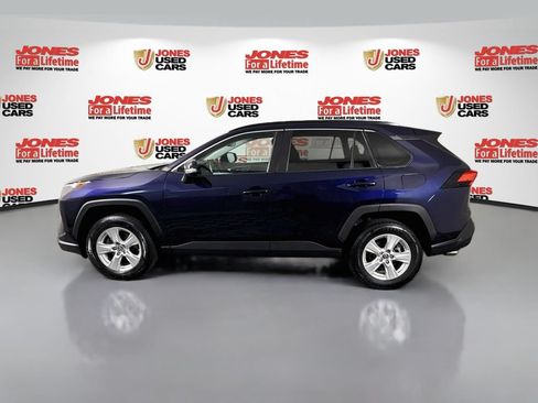 Used 2019 Toyota RAV4 XLE w/ Convenience Package FWD image 13