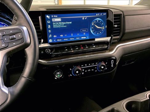 Used 2024 Chevrolet Silverado 1500 LT image 6