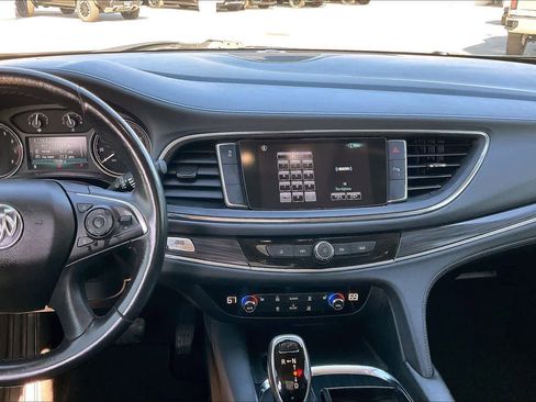 Used 2019 Buick Enclave Essence image 6