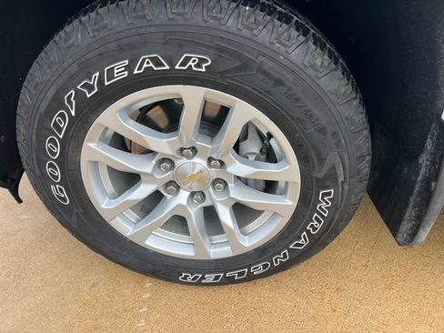 Certified 2019 Chevrolet Silverado 1500 LT w/ Convenience Package AWD/4WD image 11