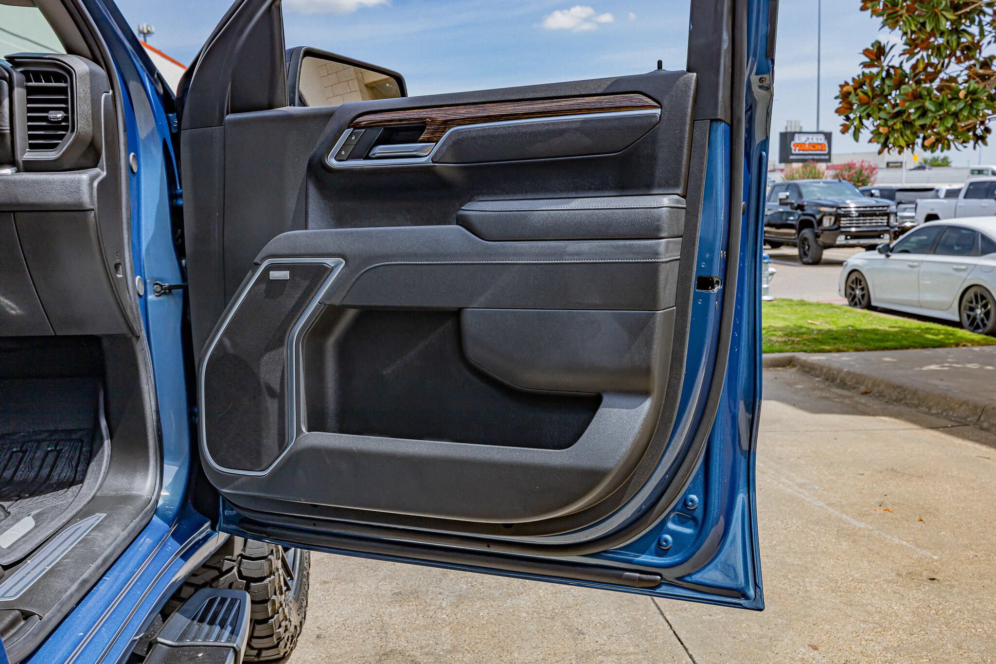 Used 2026 GMC Sierra 1500 Elevation w/ Elevation Premium Package AWD/4WD image 37