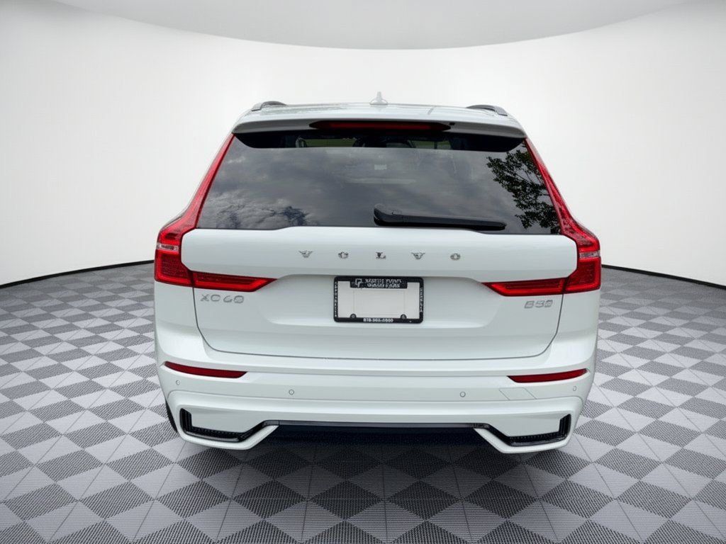 Used 2024 Volvo XC60 B5 Plus w/ Climate Package AWD/4WD image 11