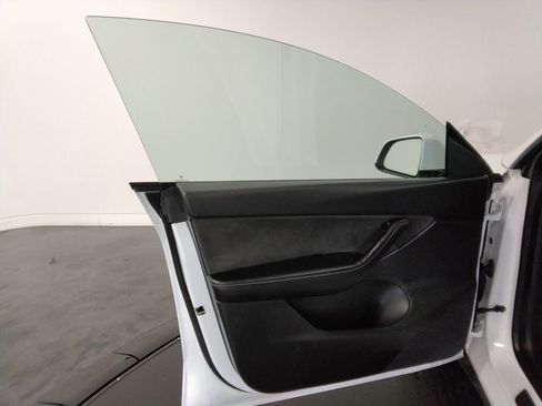 Used 2022 Tesla Model Y Performance image 24