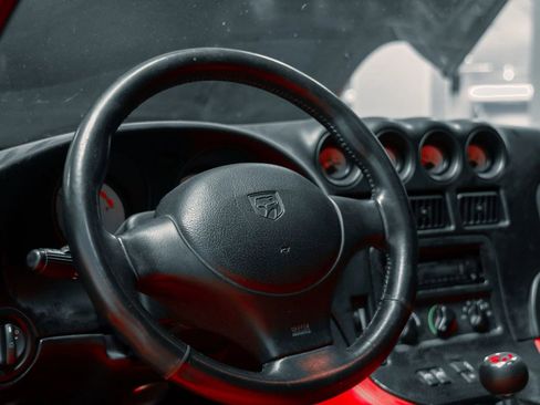 Used 1997 Dodge Viper GTS image 10