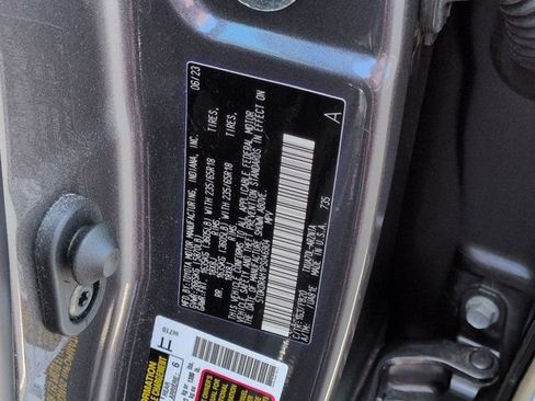 Used 2023 Toyota Highlander L FWD image 18