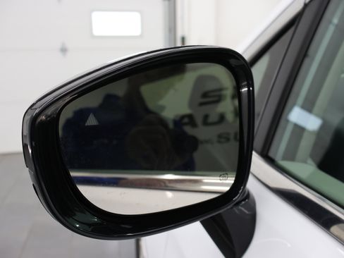 Used 2024 Chrysler Pacifica Touring-L image 33