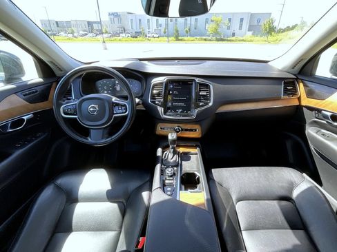 Used 2021 Volvo XC90 T6 Momentum w/ Advanced Package AWD/4WD image 15