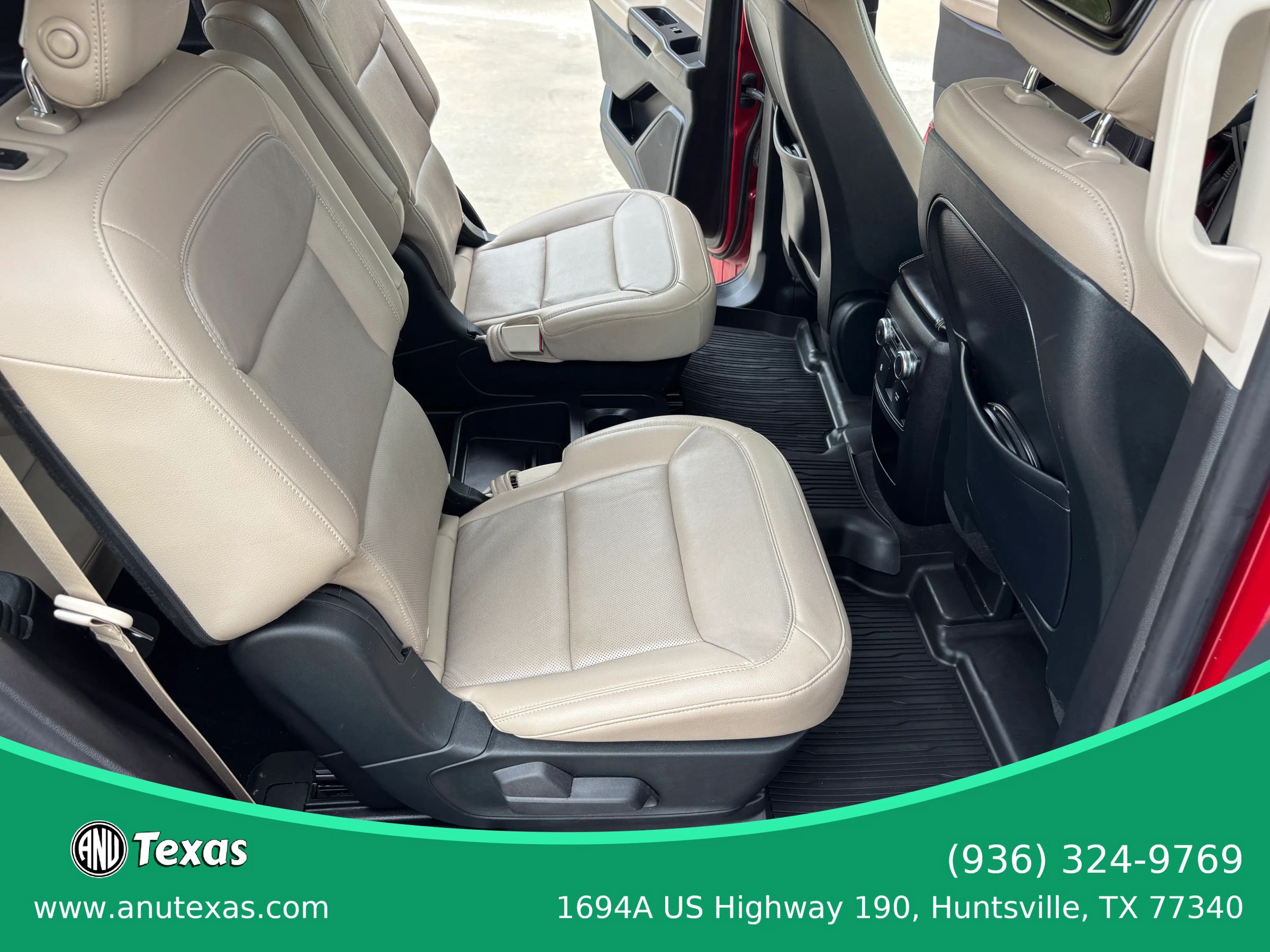 Used 2020 Ford Explorer Limited w/ Class III Trailer Tow Package AWD/4WD image 29