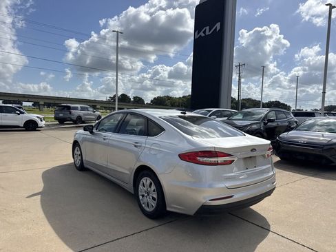 Used 2019 Ford Fusion S FWD image 22