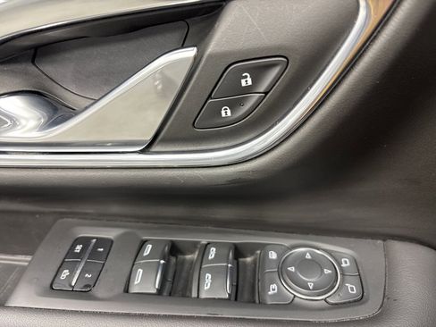 Used 2023 Chevrolet Suburban Premier w/ Premium Package image 32