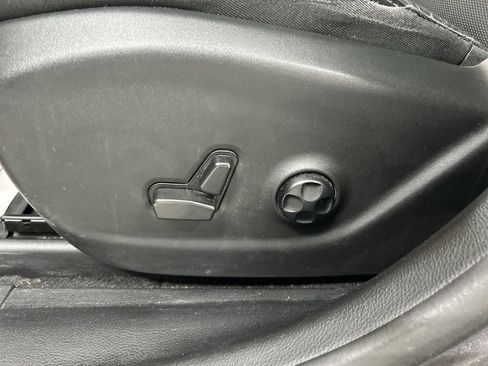 Used 2021 Jeep Cherokee Limited AWD/4WD image 10