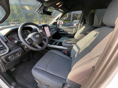 Used 2025 RAM 2500 Big Horn AWD/4WD image 11