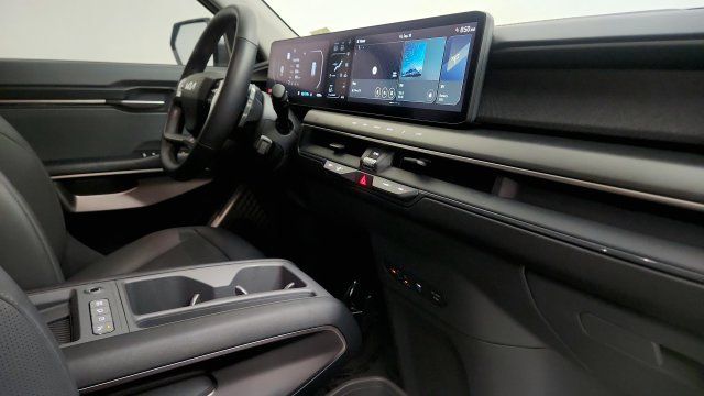 Used 2024 Kia EV9 Light Long Range RWD image 34