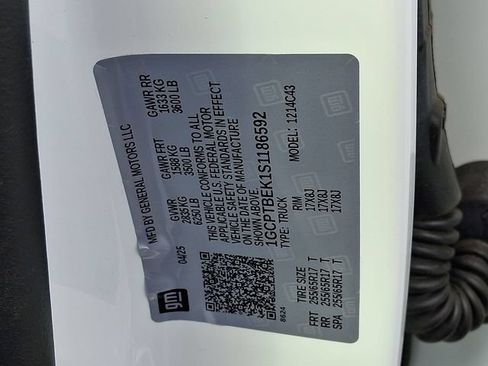 Used 2025 Chevrolet Colorado W/T w/ Advanced Trailering Package AWD/4WD image 26