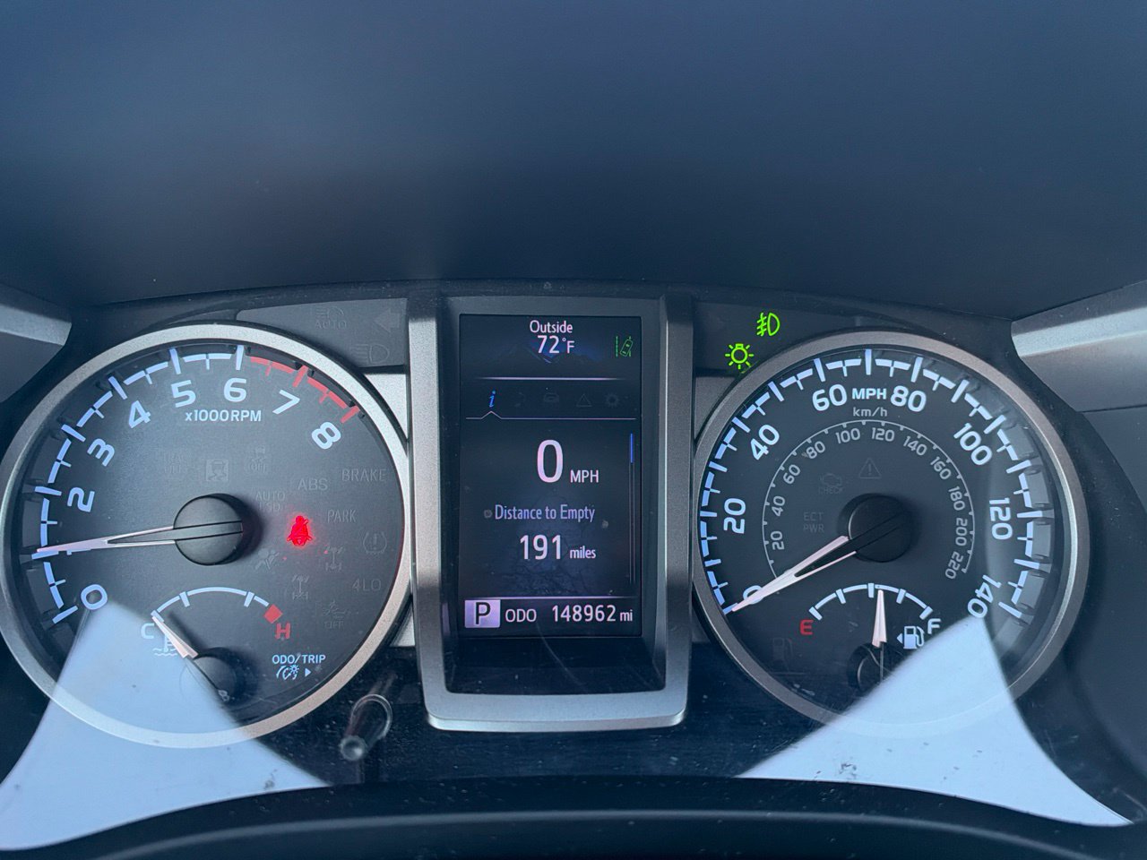 Used 2018 Toyota Tacoma SR5 RWD image 8