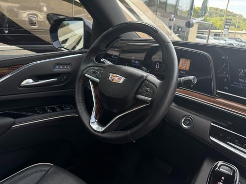 Used 2024 Cadillac Escalade Premium Luxury w/ Performance Package AWD/4WD image 41