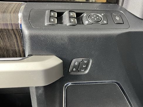 Used 2020 Ford F250 Lariat image 16