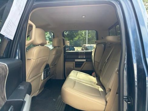 Used 2017 Ford F250 Lariat w/ Lariat Value Package AWD/4WD image 19