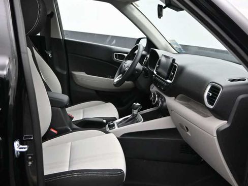 New 2026 Hyundai Venue SEL FWD image 11