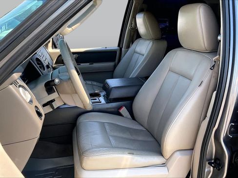 Used 2013 Ford Expedition XLT w/ Leather Seating Pkg RWD image 8