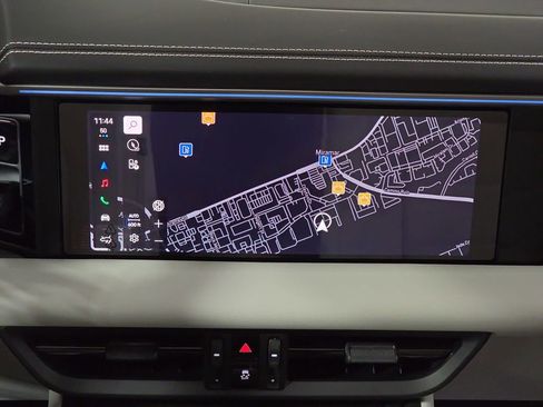 New 2026 Porsche Macan Electric image 18