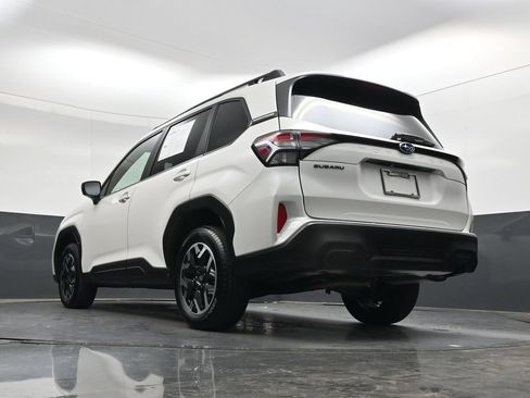 Used 2025 Subaru Forester Premium AWD/4WD image 45