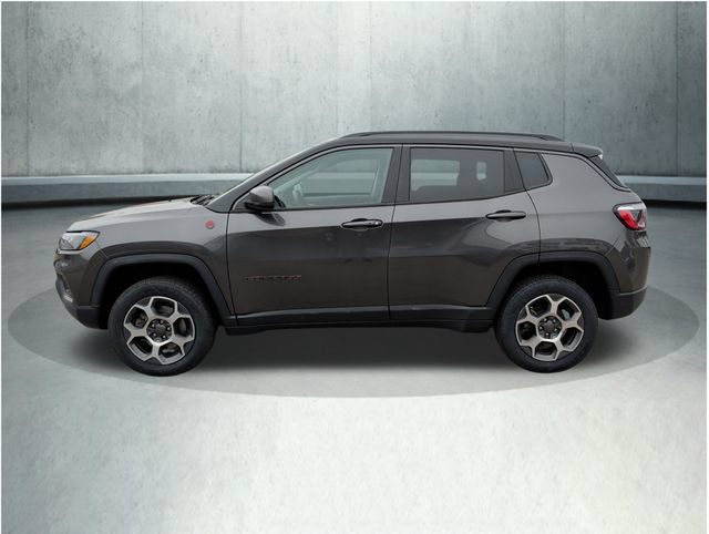 Used 2022 Jeep Compass Trailhawk w/ Sun and Sound Group AWD/4WD image 2