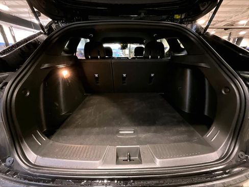 Used 2024 Chevrolet Trax RS image 17