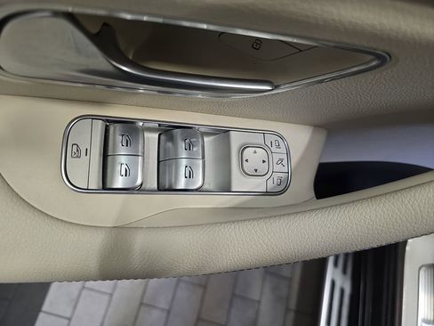 Certified 2022 Mercedes-Benz GLE 350 4MATIC w/ Premium Package image 30