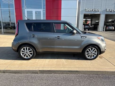 Used 2017 Kia Soul + FWD image 6