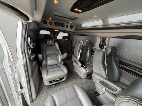 Used 2019 Ford Transit 150 148 Low Roof w/ Exterior Upgrade Package RWD image 33