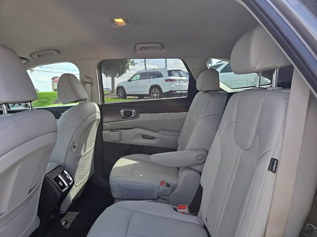 Certified 2025 Kia Sorento EX AWD/4WD image 31