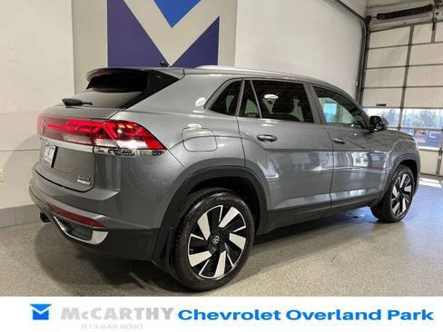 Used 2024 Volkswagen Atlas Cross Sport SE w/ Panoramic Sunroof Package AWD/4WD image 5