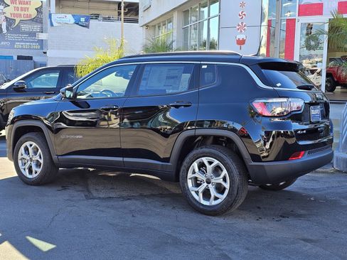 New 2026 Jeep Compass Latitude image 5