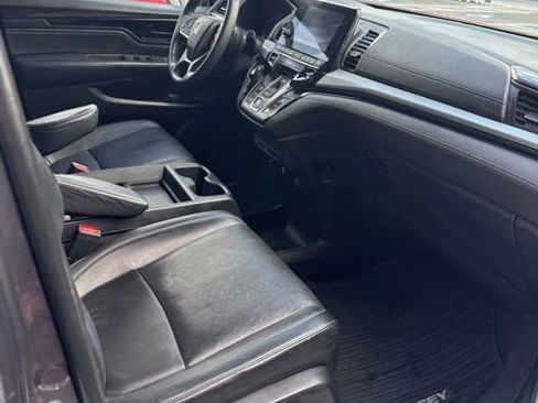 Used 2023 Honda Odyssey Touring image 4
