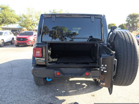 Used 2024 Jeep Wrangler Unlimited Sahara w/ Safety Group AWD/4WD image 14
