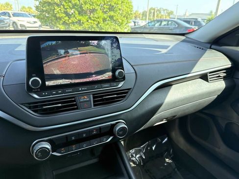 Used 2020 Nissan Altima 2.5 SR FWD image 21