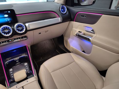 Used 2022 Mercedes-Benz GLB 250 4MATIC image 28