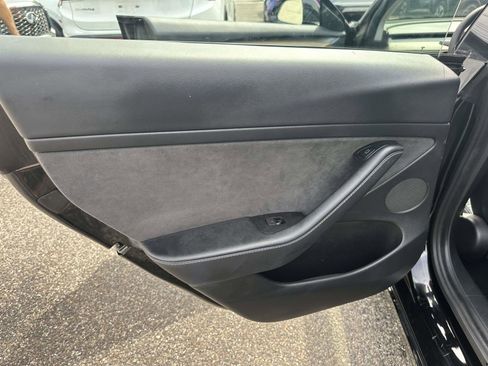 Used 2021 Tesla Model 3 Long Range image 16