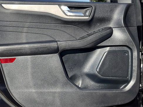 Used 2021 Ford Escape SE image 23