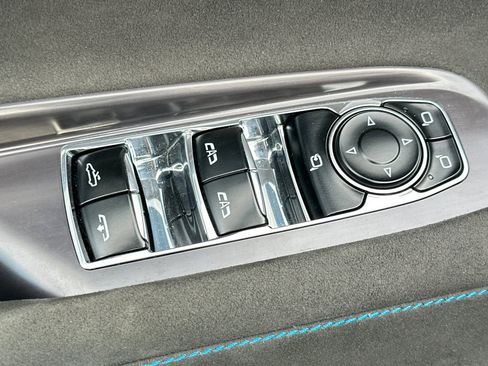 Used 2025 Chevrolet Corvette Stingray Premium Conv w/ Z51 Performance Package image 12