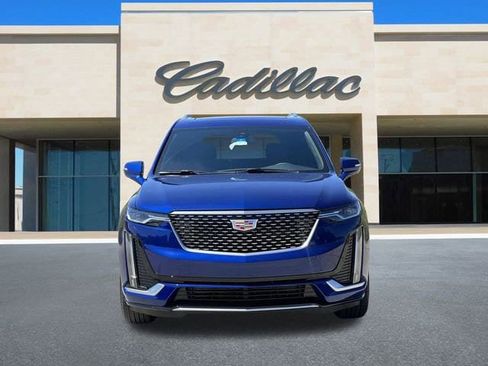 New 2025 Cadillac XT6 Luxury image 7