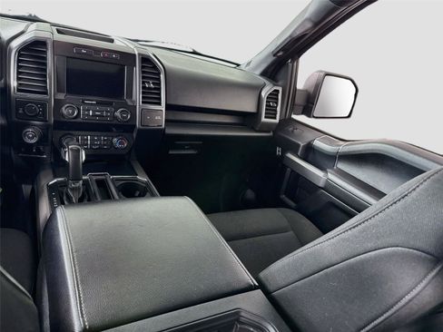 Used 2019 Ford F150 XLT w/ Equipment Group 302A Luxury AWD/4WD image 17
