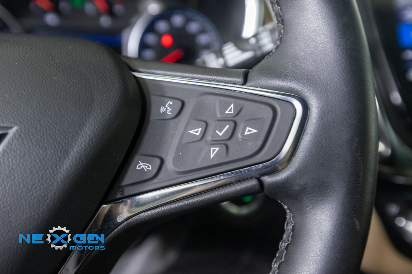 Used 2024 Chevrolet Equinox Premier AWD/4WD image 18