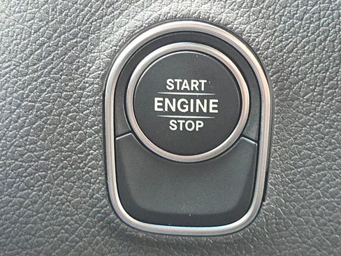 Used 2025 Mercedes-Benz Sprinter 2500 image 31