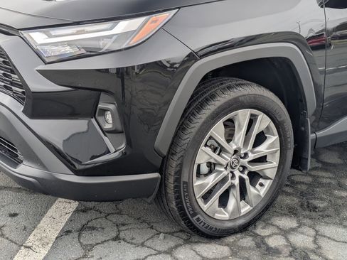 Used 2025 Toyota RAV4 XLE Premium image 9