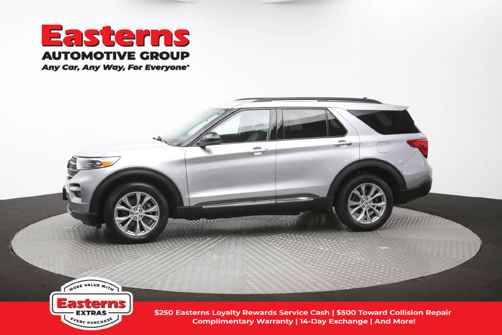 Used 2023 Ford Explorer XLT w/ Equipment Group 202A AWD/4WD image 61