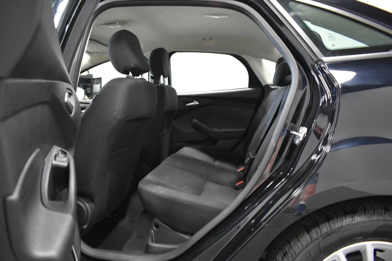 Used 2017 Ford Focus SE FWD image 15