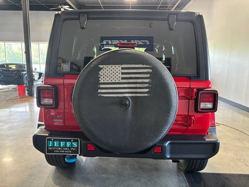 Used 2024 Jeep Wrangler Unlimited w/ Convenience Group AWD/4WD image 6