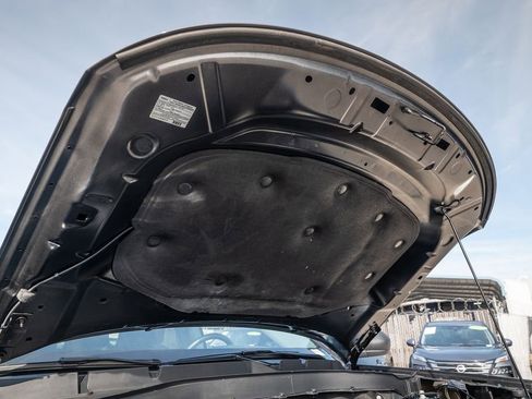 Used 2022 Ford Explorer XLT w/ Equipment Group 202A image 21